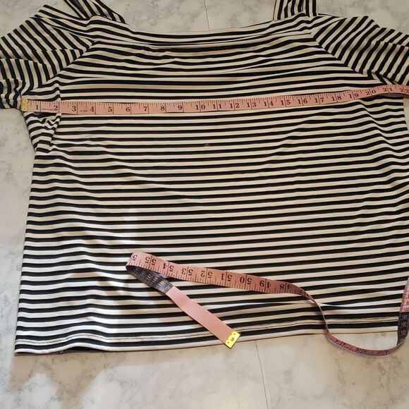 Chicos Top  - Picture 6 of 9